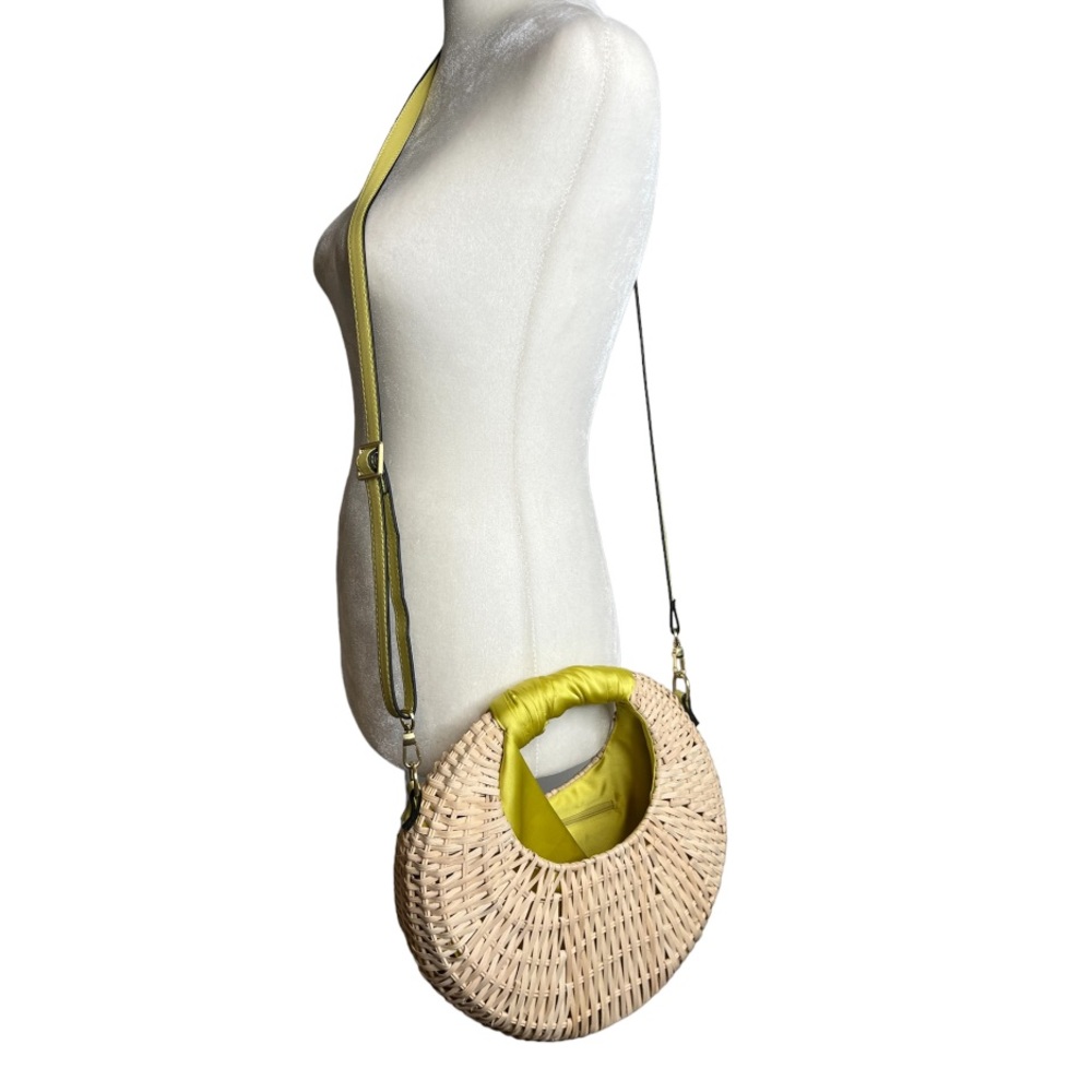 Scoop NYC Star Half-Moon Straw Crossbody Bag - Picture 3 of 16